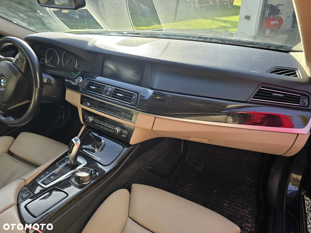 BMW Seria 5 530d xDrive - 11
