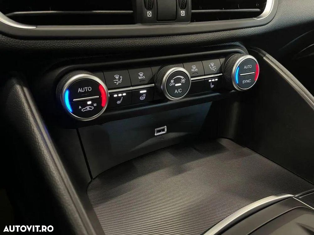 Alfa Romeo Giulia 2.2 AT8-Q4 Veloce - 21