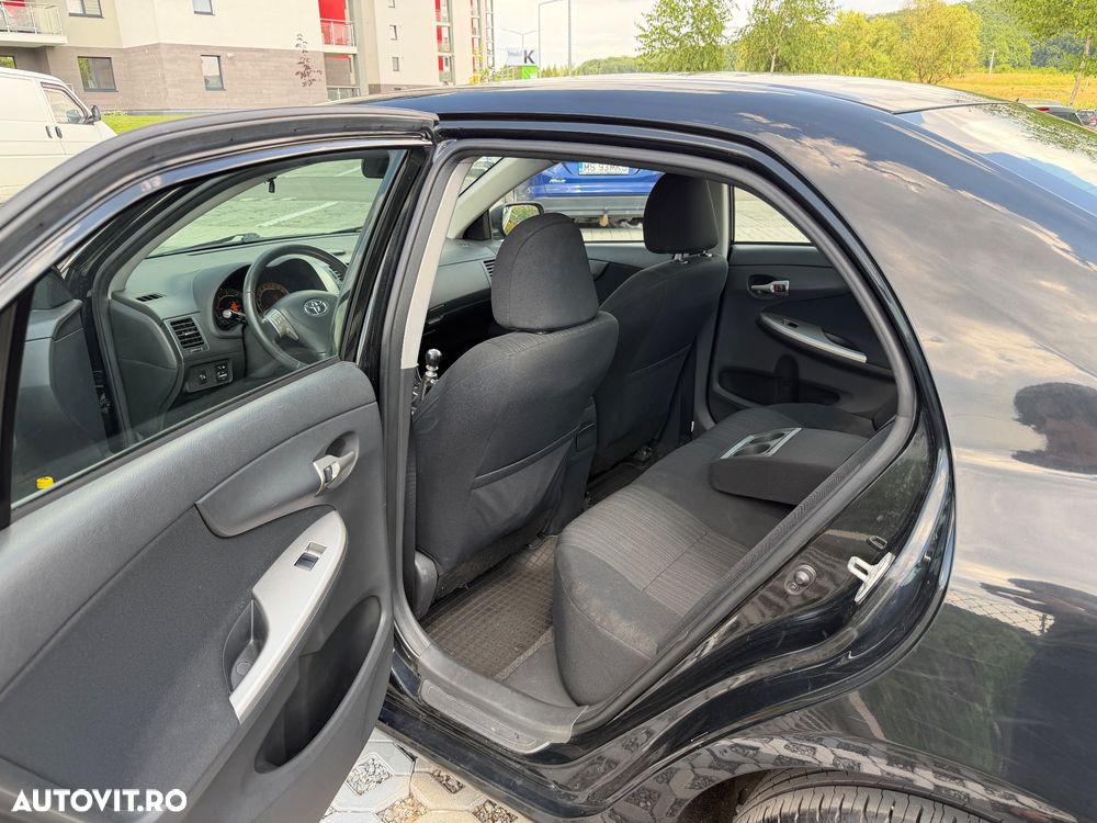 Toyota Corolla 2.0 D-4D DPF Sol - 11
