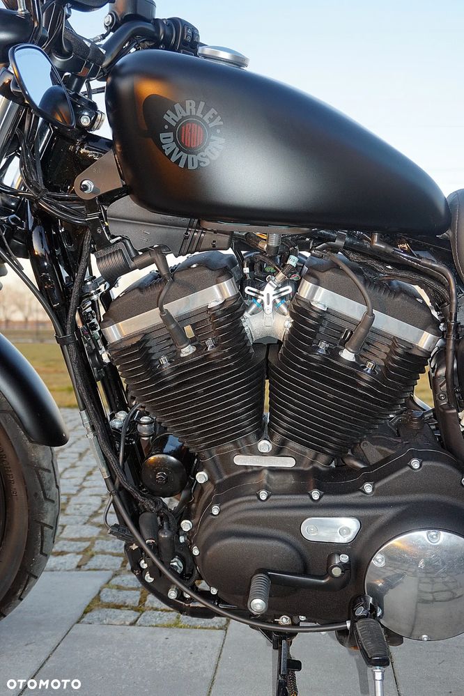 Harley-Davidson Sportster Iron 883 - 4