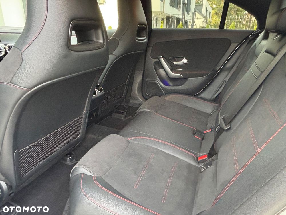 Mercedes-Benz CLA 200 4-Matic AMG Line 8G-DCT - 16