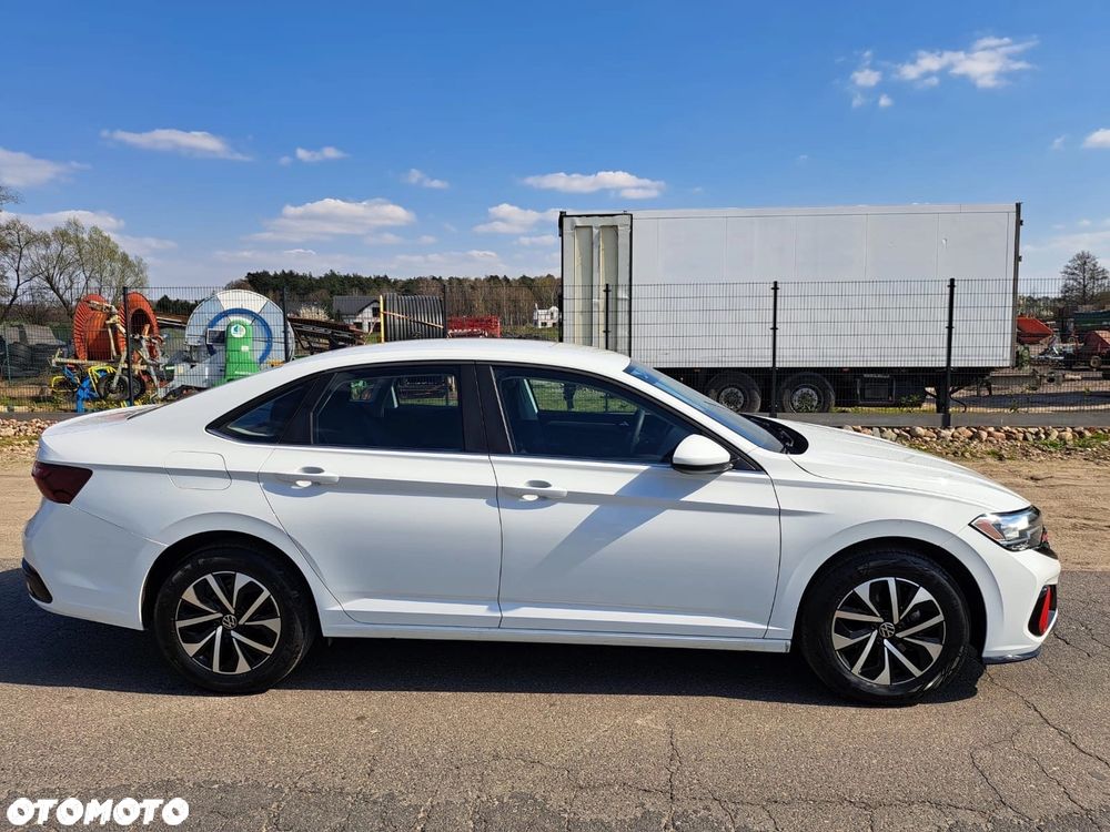 Volkswagen Jetta - 8