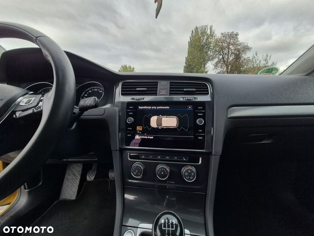 Volkswagen Golf Variant - 16