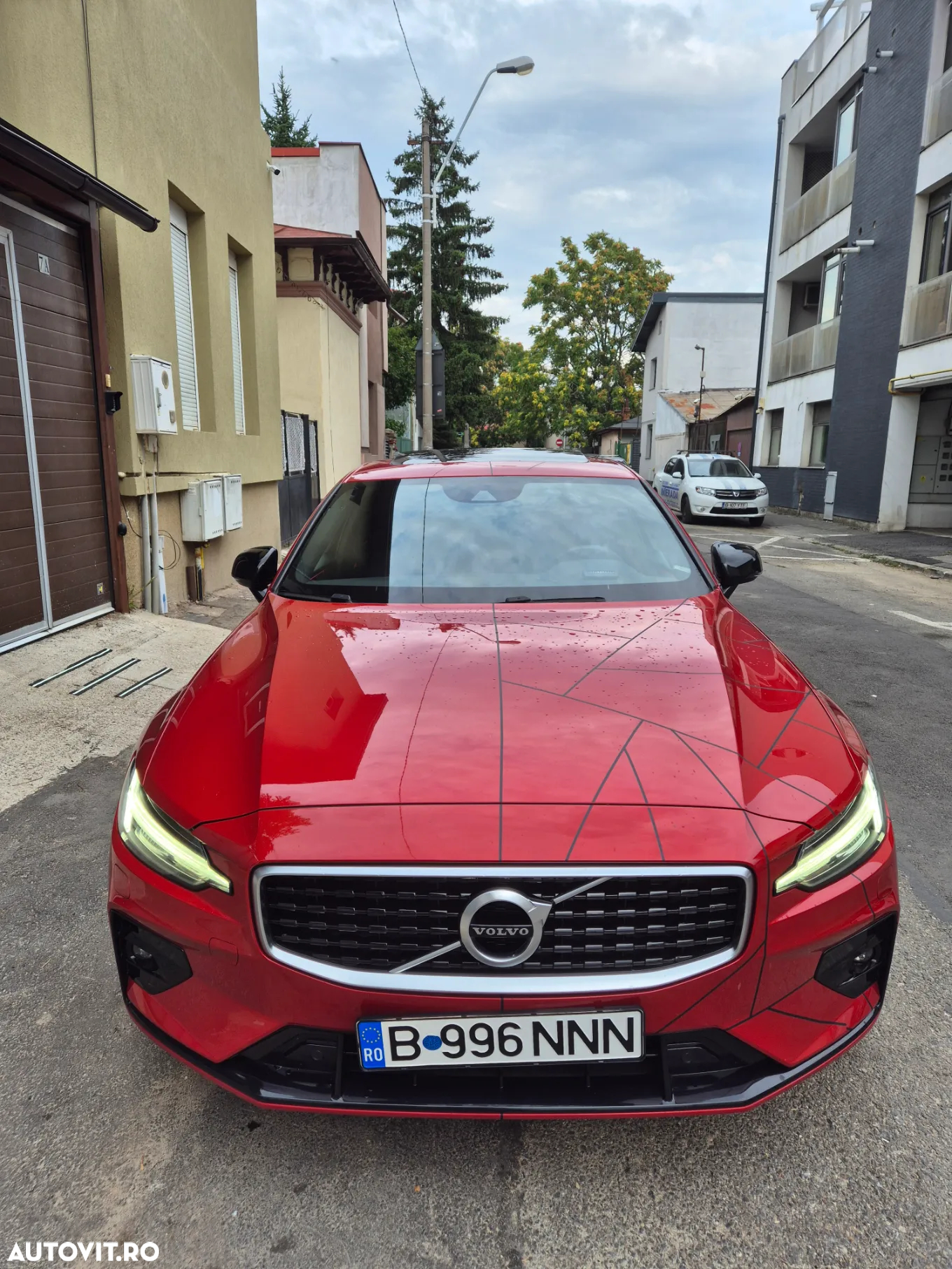Volvo S60 T5 R-Design - 5
