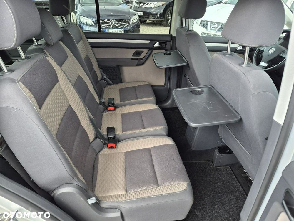 Volkswagen Touran - 24