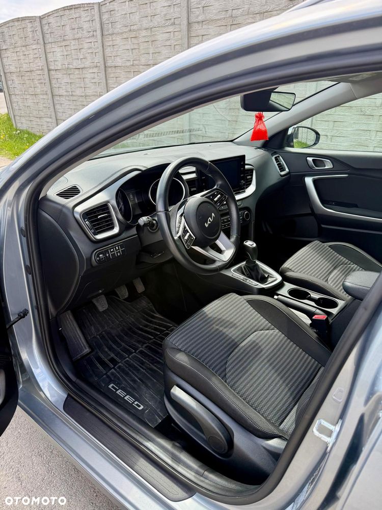 Kia Ceed 1.5 T-GDI M - 10