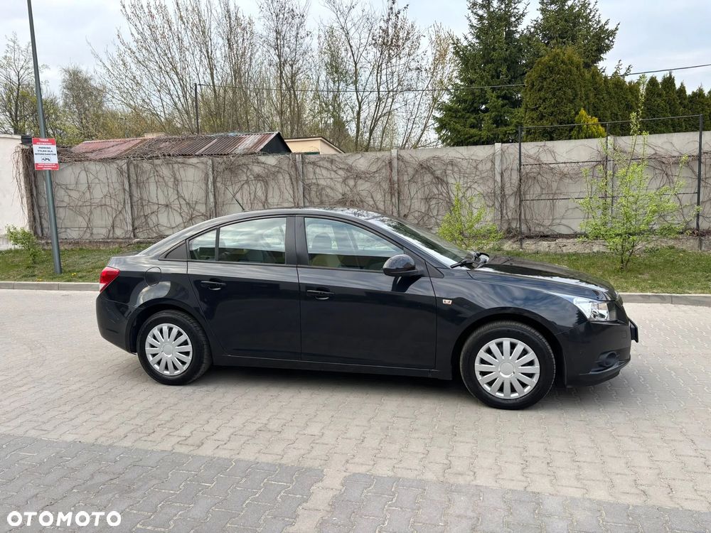 Chevrolet Cruze - 22