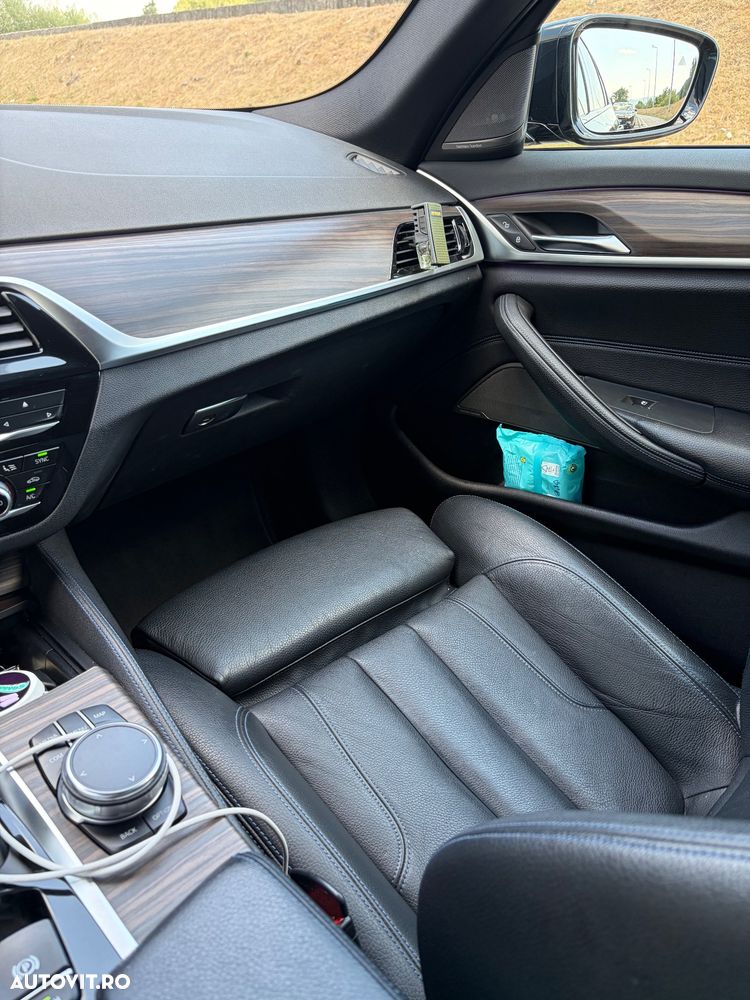 BMW Seria 5 530i xDrive AT - 10