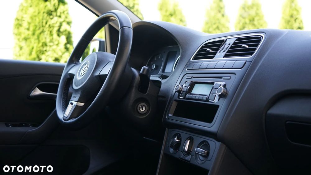 Volkswagen Polo 1.4 16V Comfortline - 29