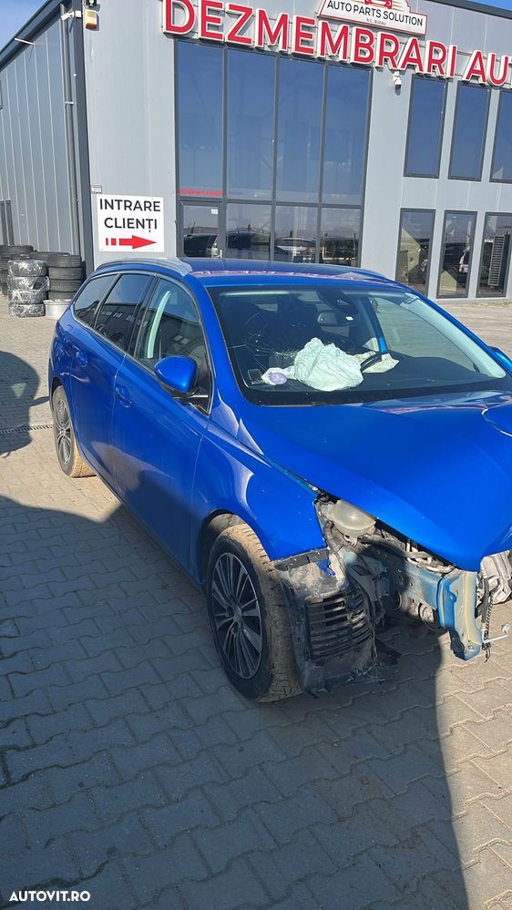 Dezmembram Peugeot 308 break 1.2 benzina din 2020 - 1