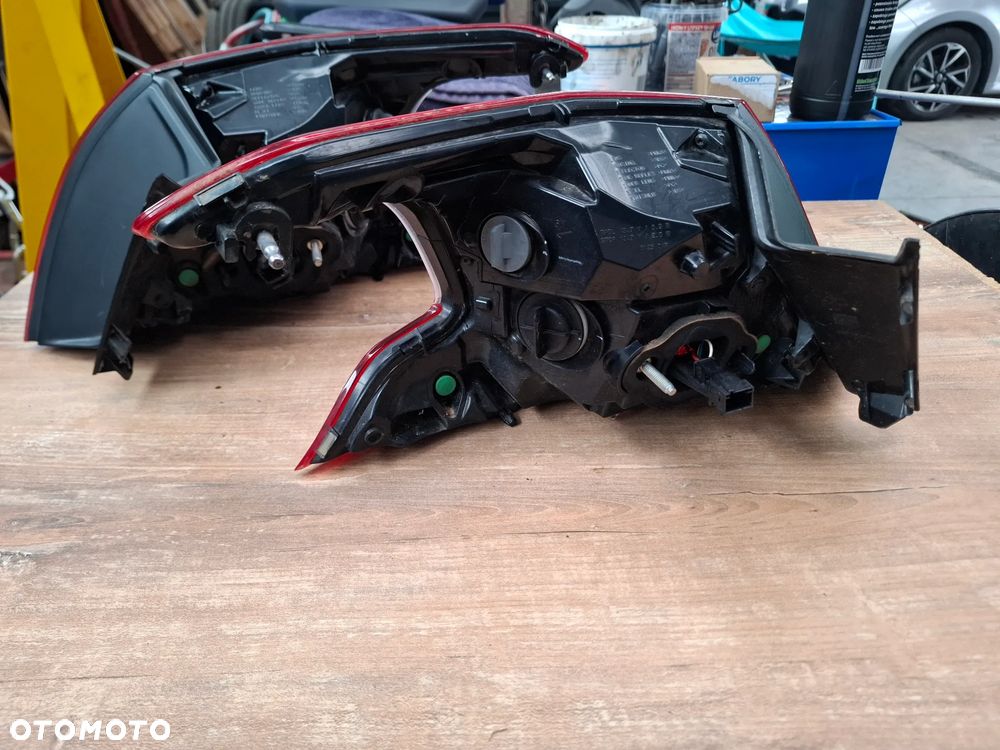 PEUGEOT 308 T9 LAMPA TYL PRAWA - 2
