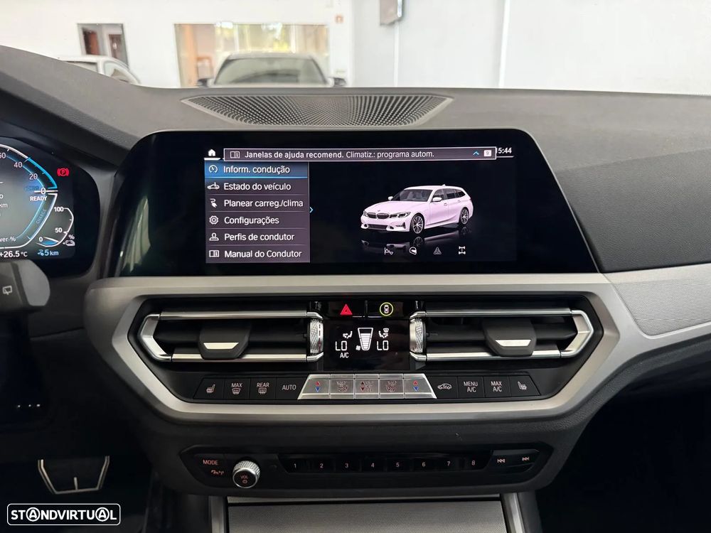 BMW 330 e Touring Pack M Auto - 29