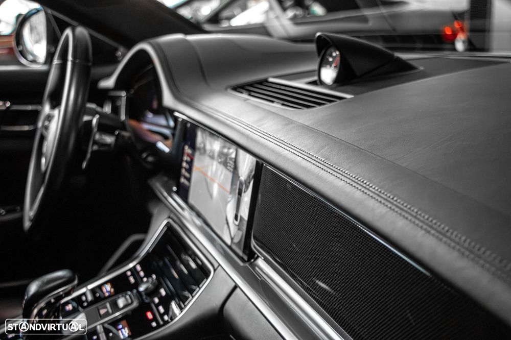 Porsche Panamera Sport Turismo - 35