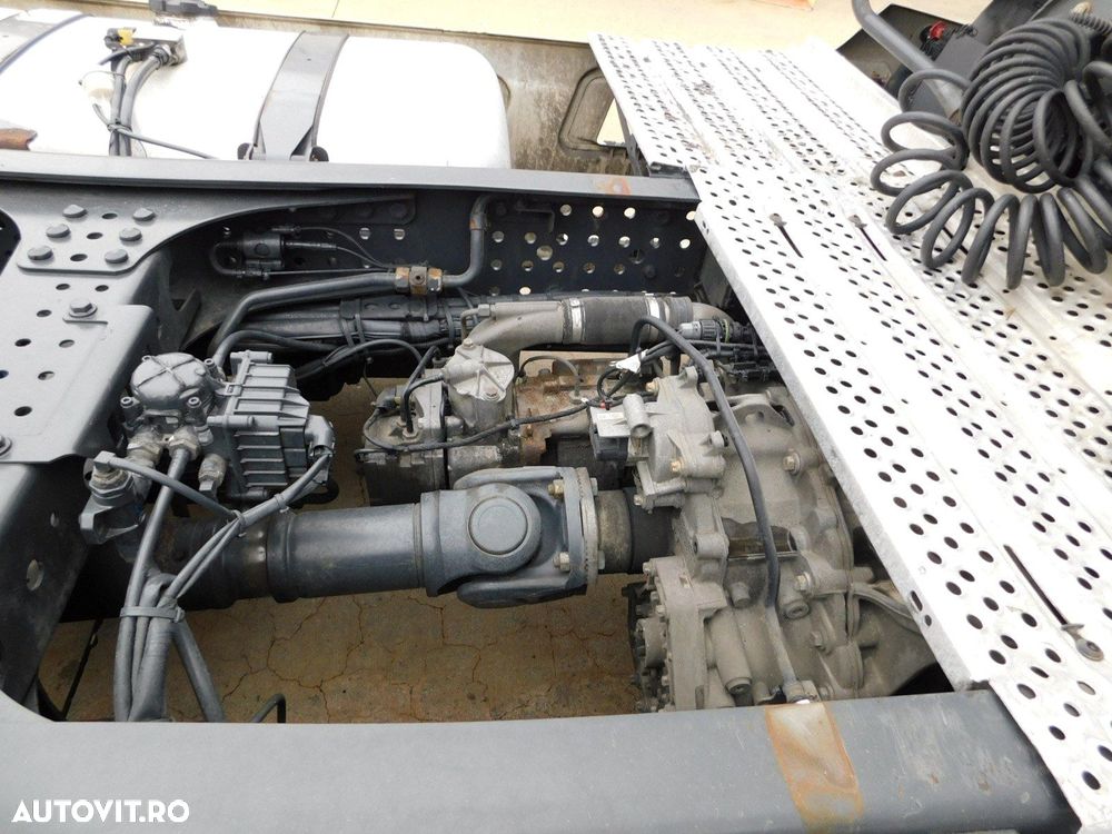 Mercedes-Benz Actros - 8