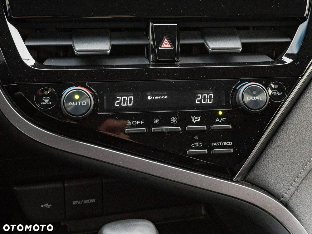 Toyota Camry - 18