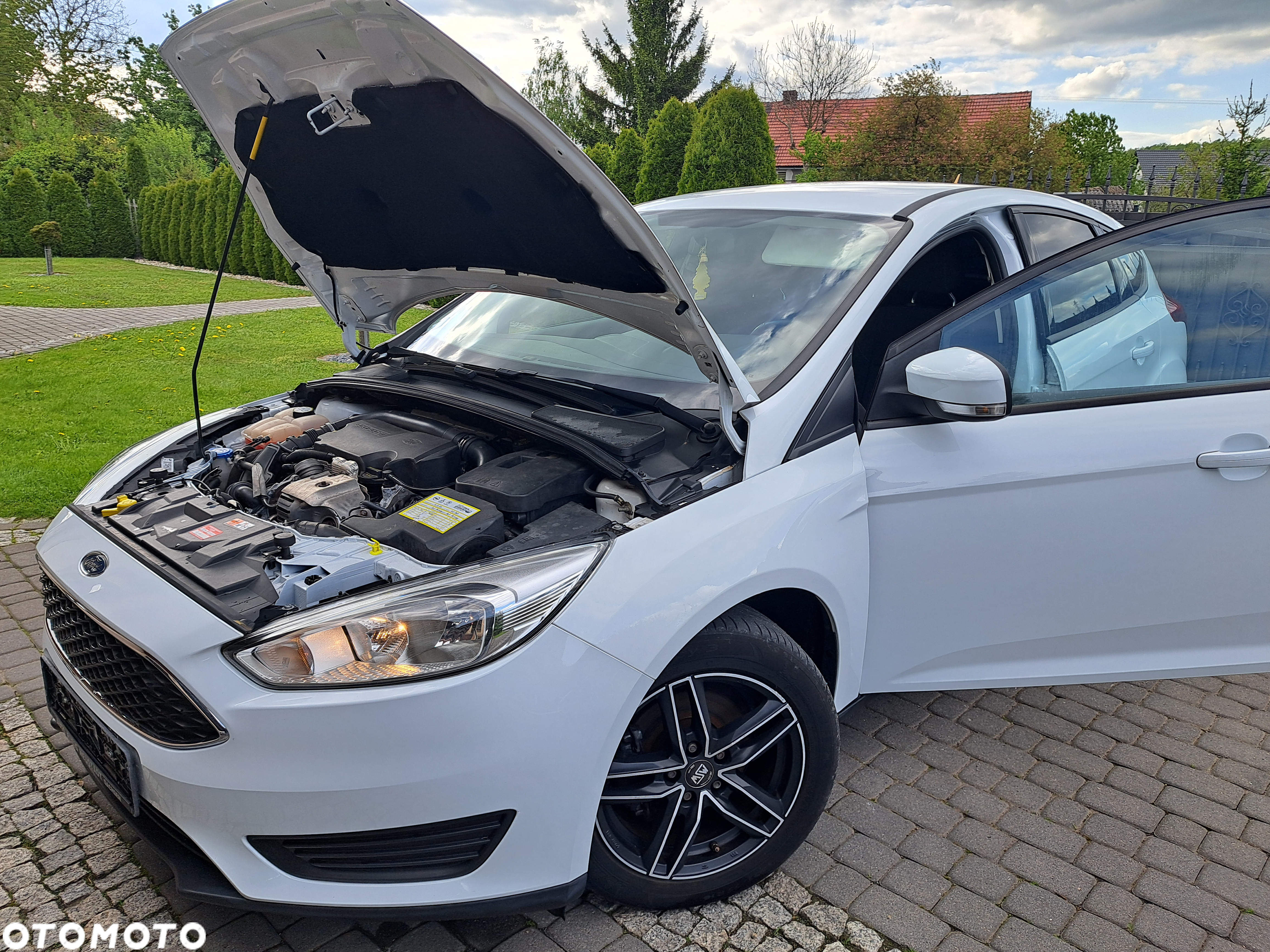 Ford Focus 1.0 EcoBoost Trend - 38