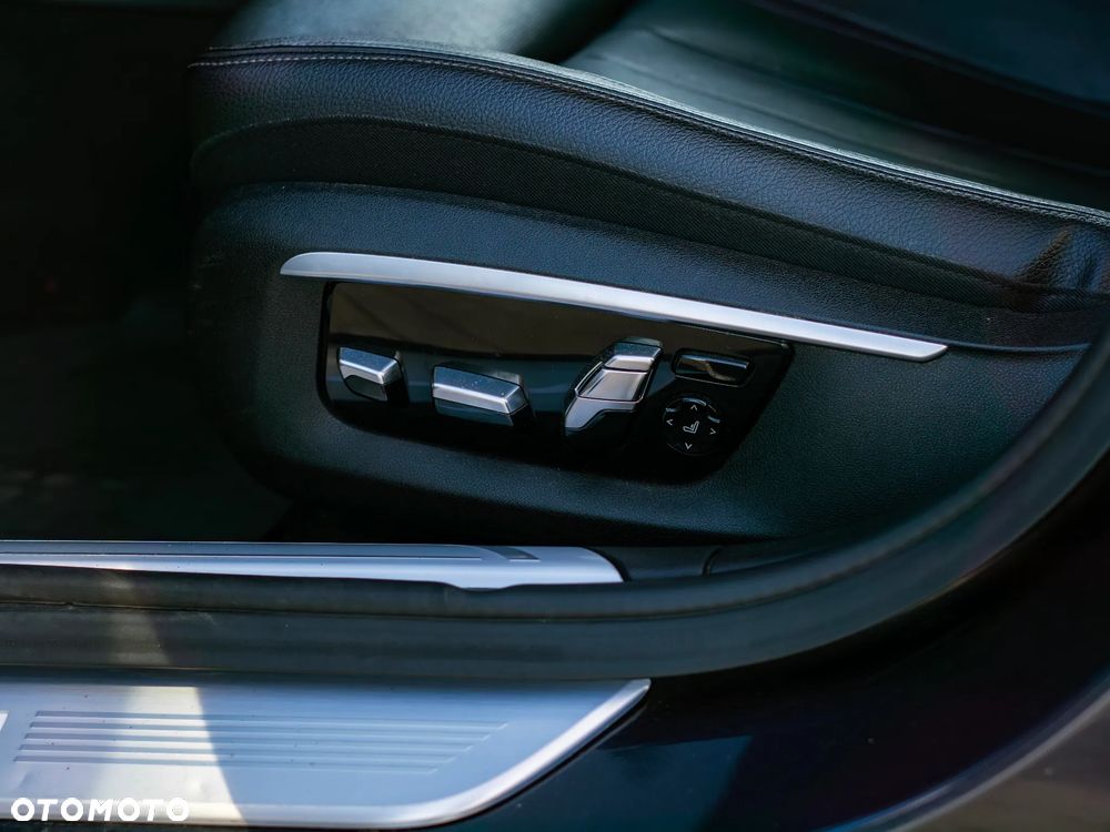BMW Seria 7 740Li - 19