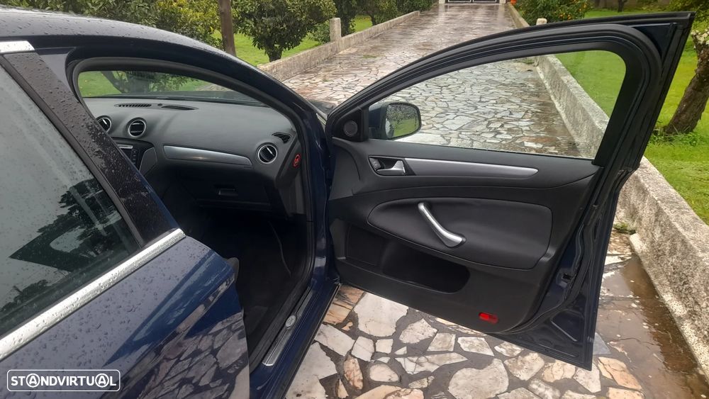 Ford Mondeo SW 1.6 TDCi Ambiente - 41