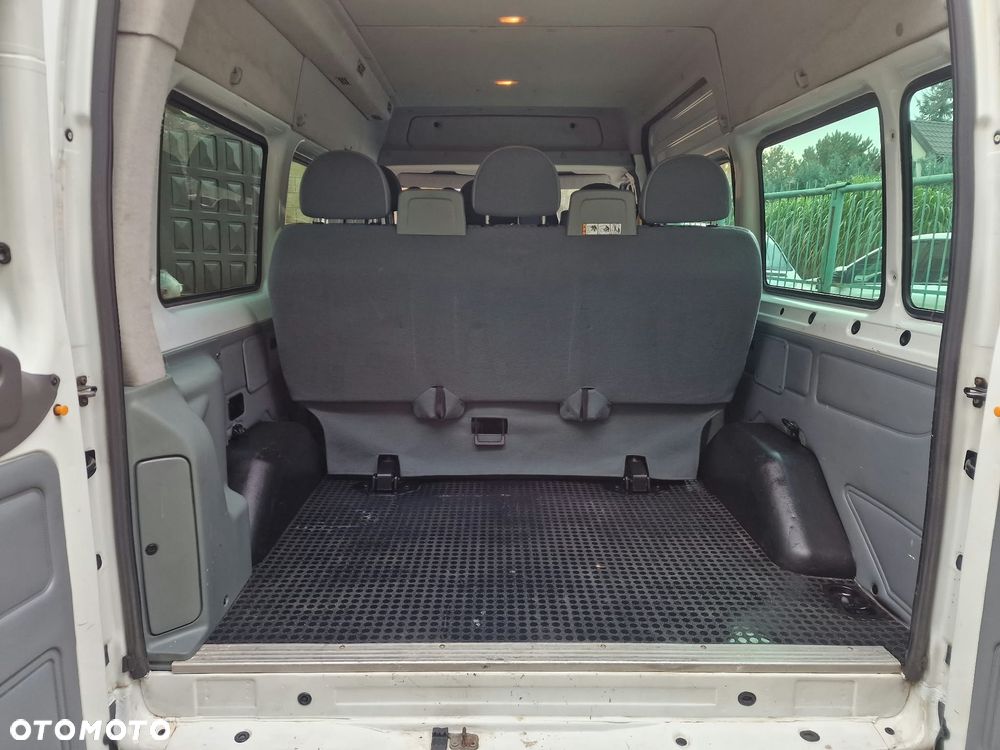 Ford Transit - 25