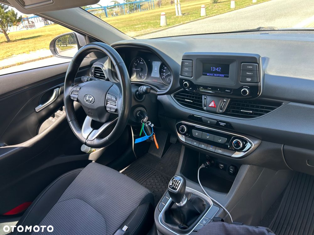 Hyundai i30 1.5 DPI Classic + - 20
