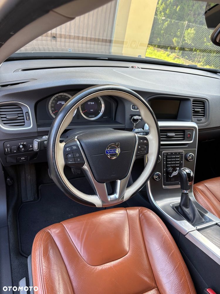 Volvo V60 2.0T - 20