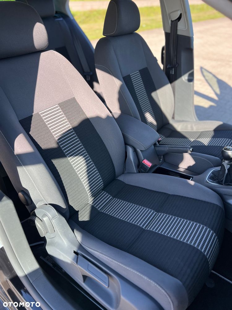 Volkswagen Jetta Diesel Comfortline - 24