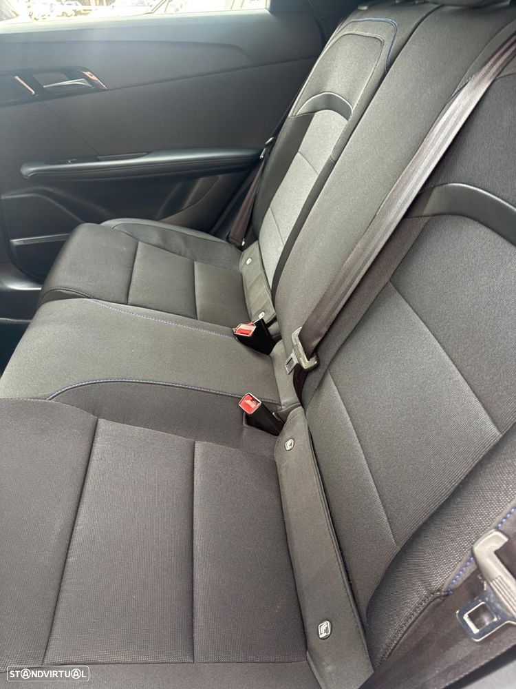 MG MG4 64 kWh Luxury - 3