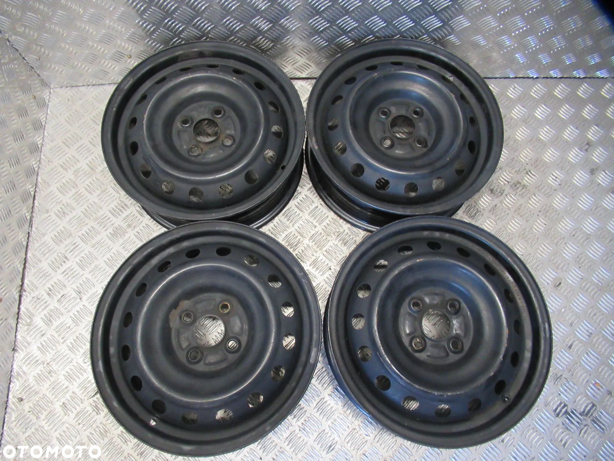 Felgi Suzuki Swift Baleno Ignis Splash Toyota Yaris 5,5Jx15 et45 4x100 - 1