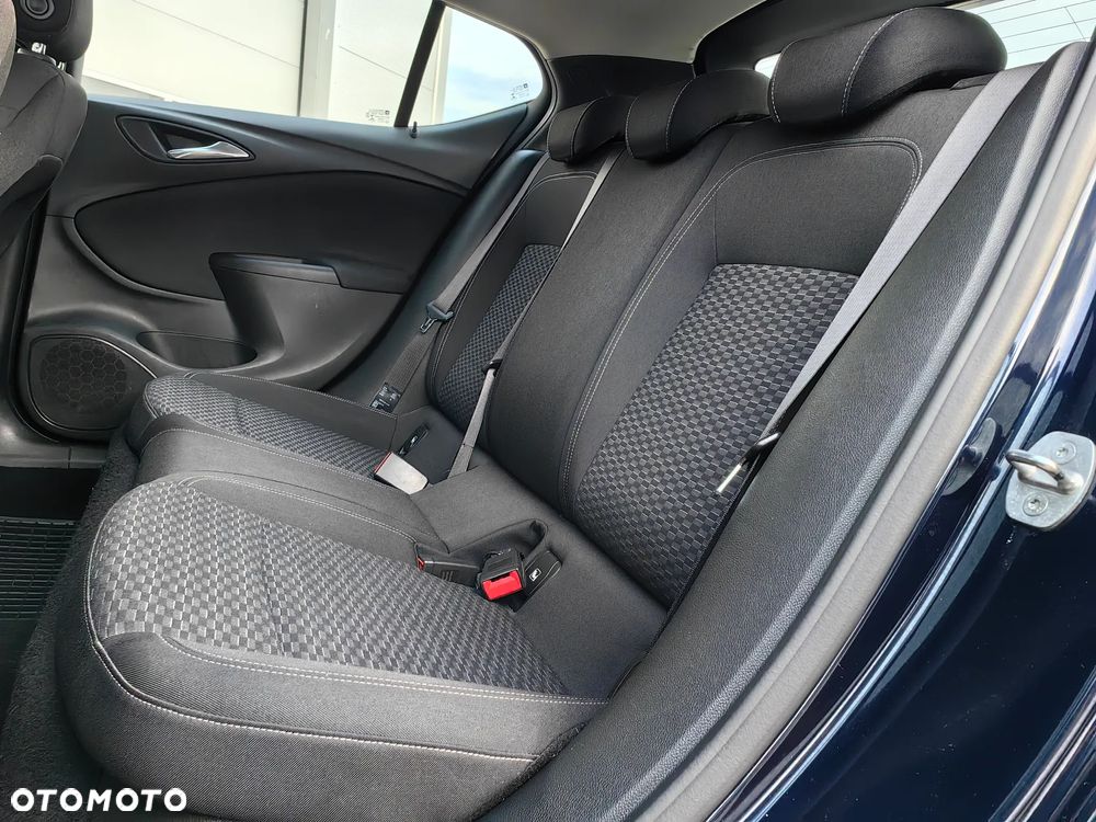 Opel Astra 1.6 CDTI Enjoy - 26