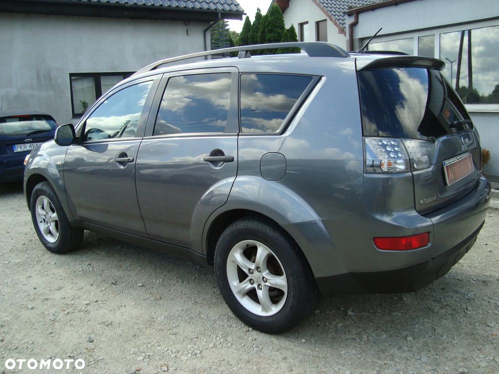 Mitsubishi Outlander - 6