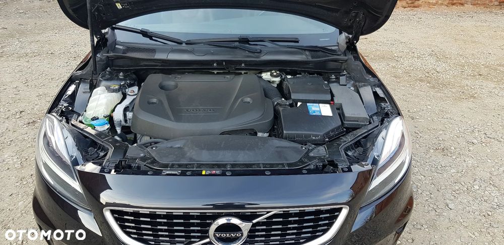 Volvo V40 D3 Geartronic RDesign - 21