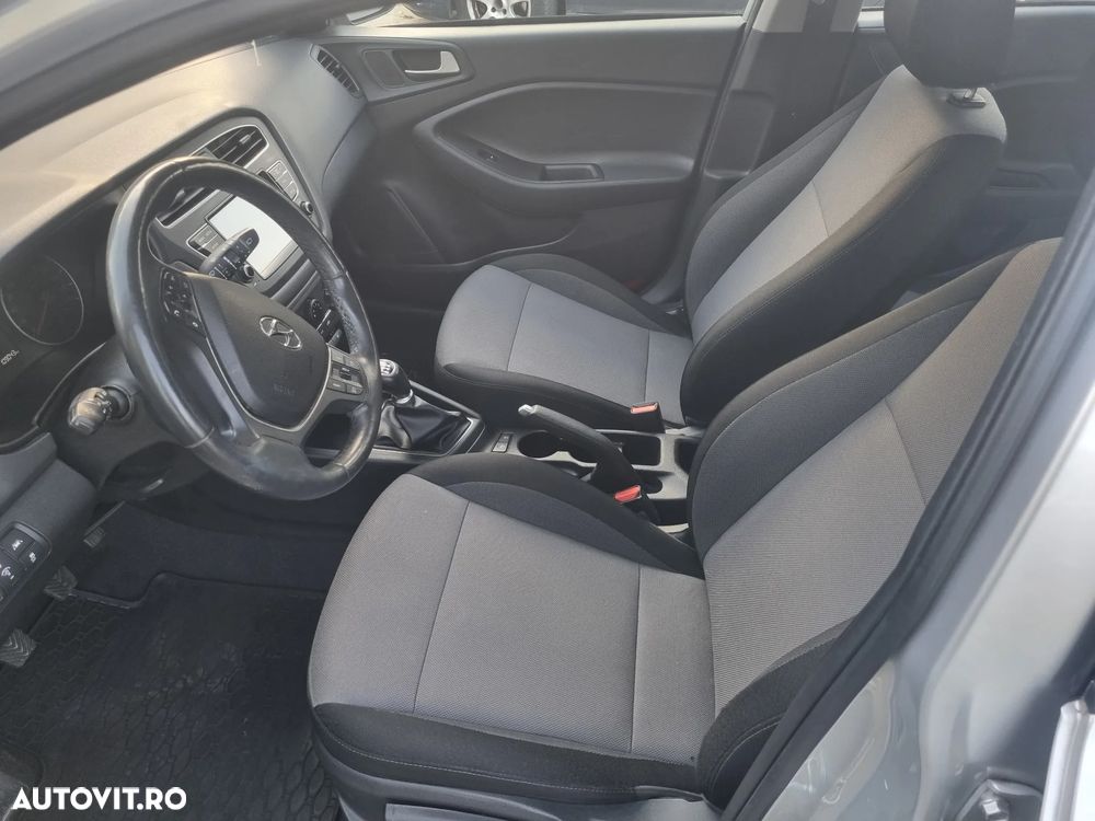 Hyundai i20 - 10