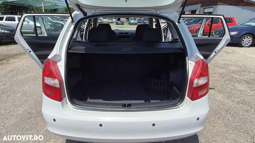 Skoda Fabia 1.2 HTP Ambition - 17