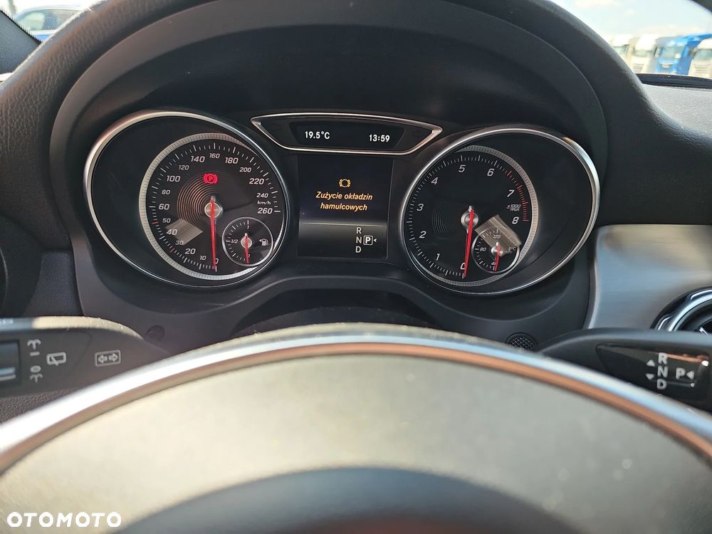 Mercedes-Benz GLA 200 7G-DCT AMG Line - 16