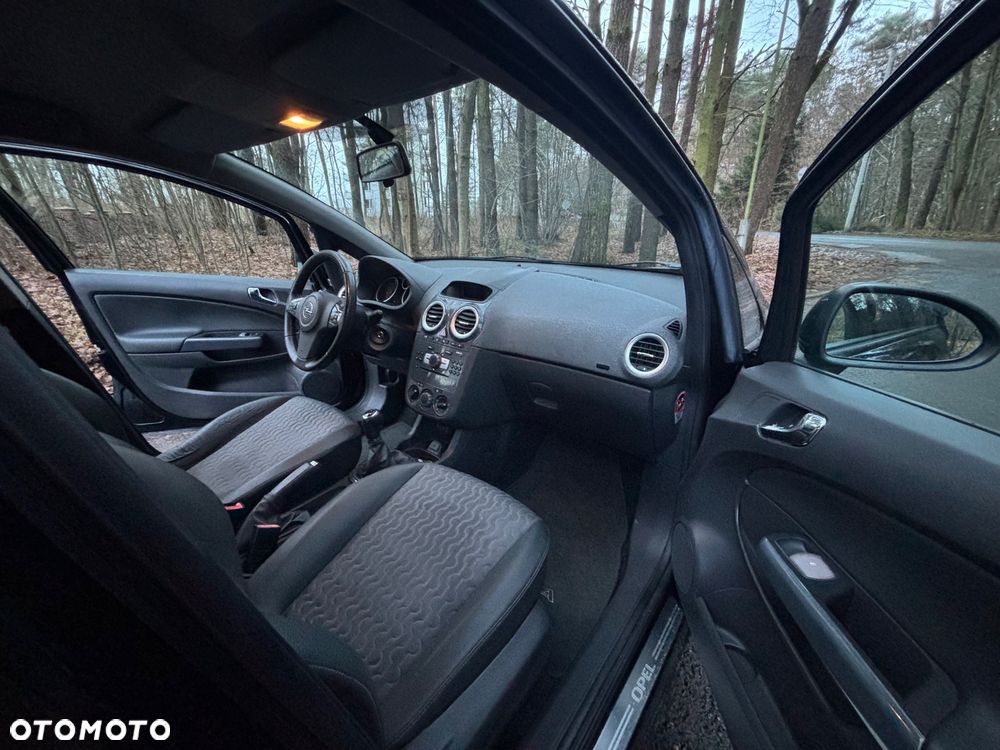 Opel Corsa - 22