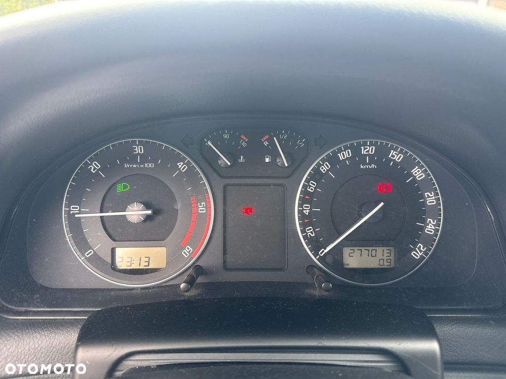 Skoda Superb 2.0 TDI DPF Ambiente - 10