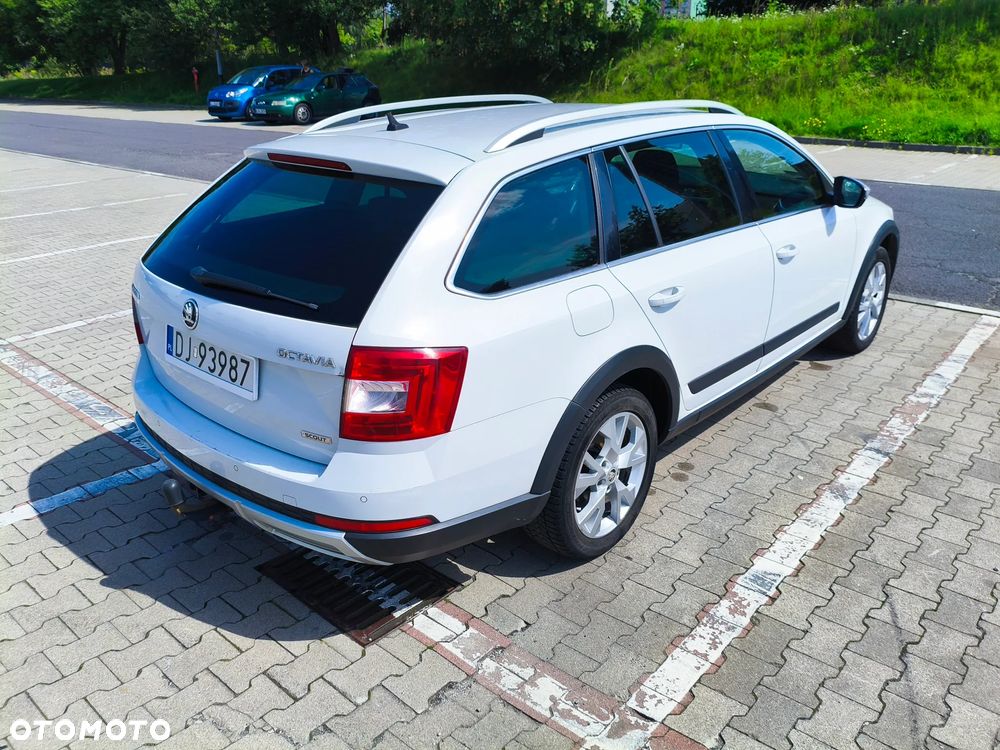 Skoda Octavia Scout 2.0 TDI 4x4 DSG - 6