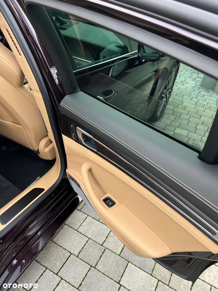 Porsche Panamera - 18