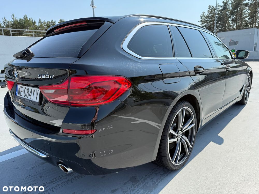 BMW Seria 5 520d xDrive Luxury Line - 7