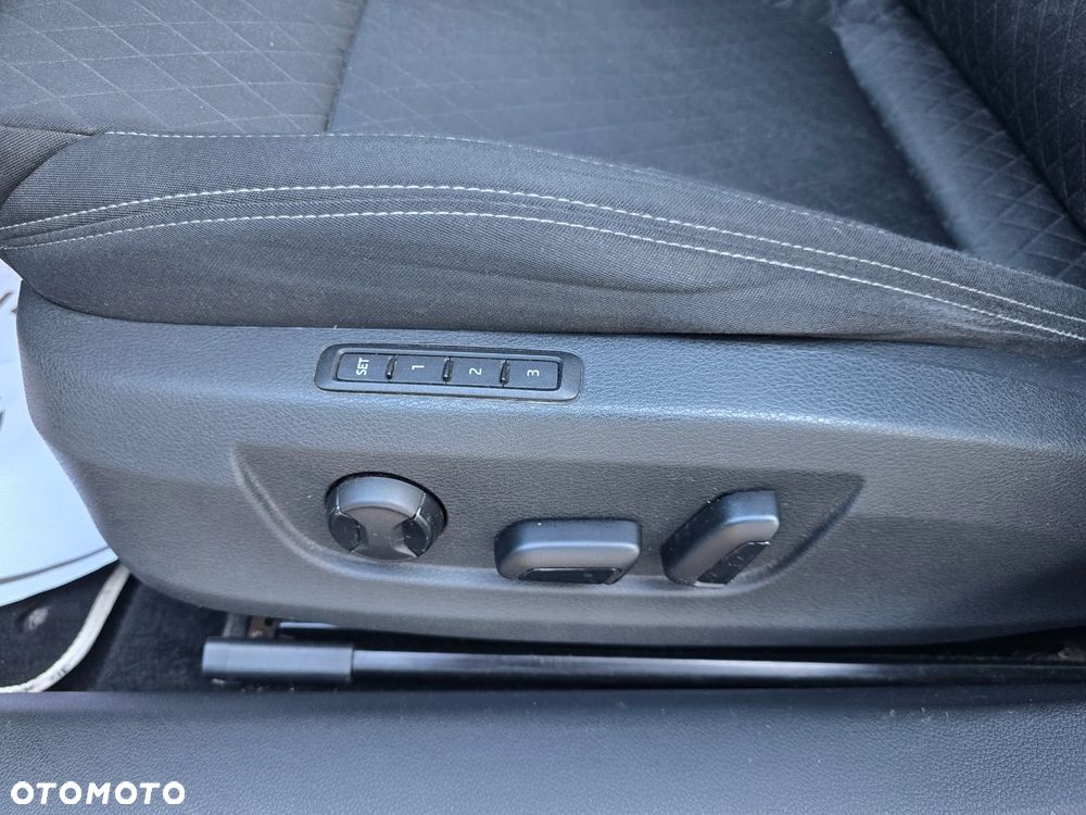 Skoda Superb 2.0 TDI DSG Ambition - 17