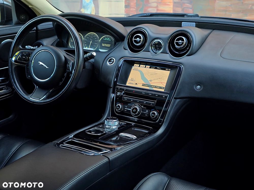 Jaguar XJ 3.0 D V6 Premium Luxury - 13