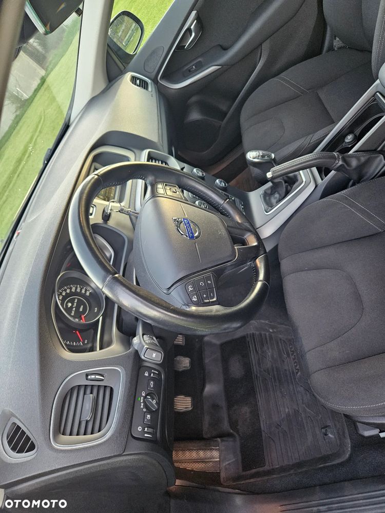 Volvo V40 T2 - 11