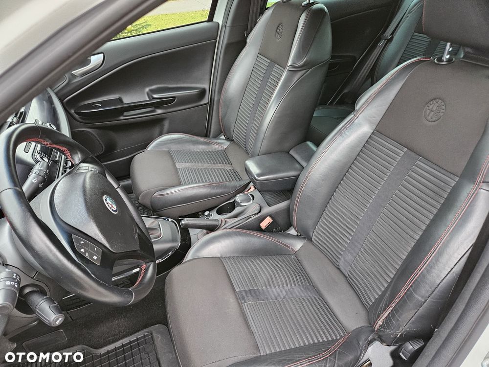 Alfa Romeo Giulietta 1.6 JTDM 16V Veloce - 16