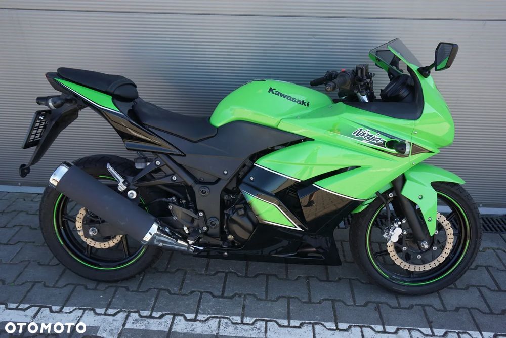 Kawasaki Ninja 250R - 2