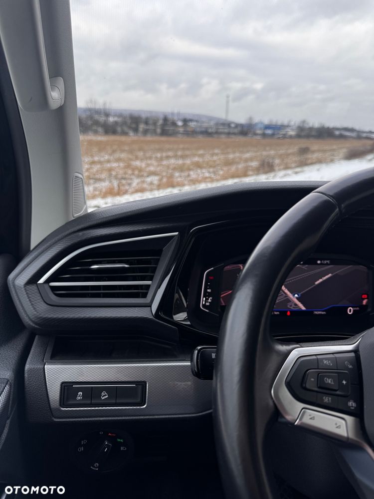 Volkswagen Multivan - 21