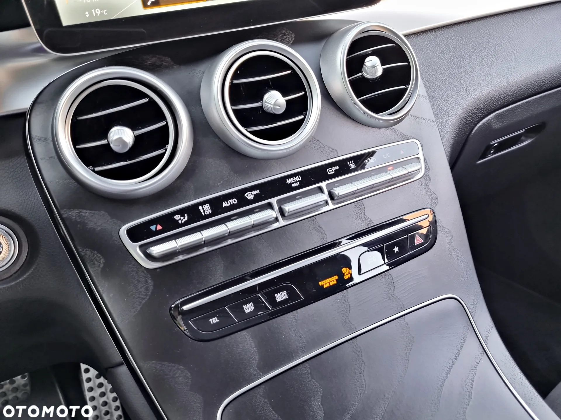 Mercedes-Benz GLC 220 d 4Matic 9G-TRONIC AMG Line Plus - 25