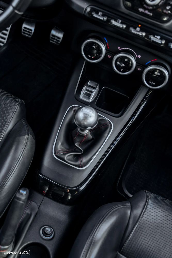 Alfa Romeo Giulietta 2.0 JTDM Distinctive - 19