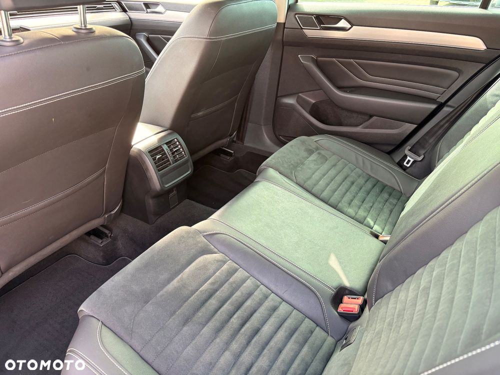 Volkswagen Passat 2.0 TDI EVO Elegance DSG - 20