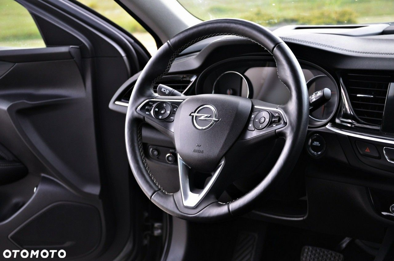Opel Insignia - 25