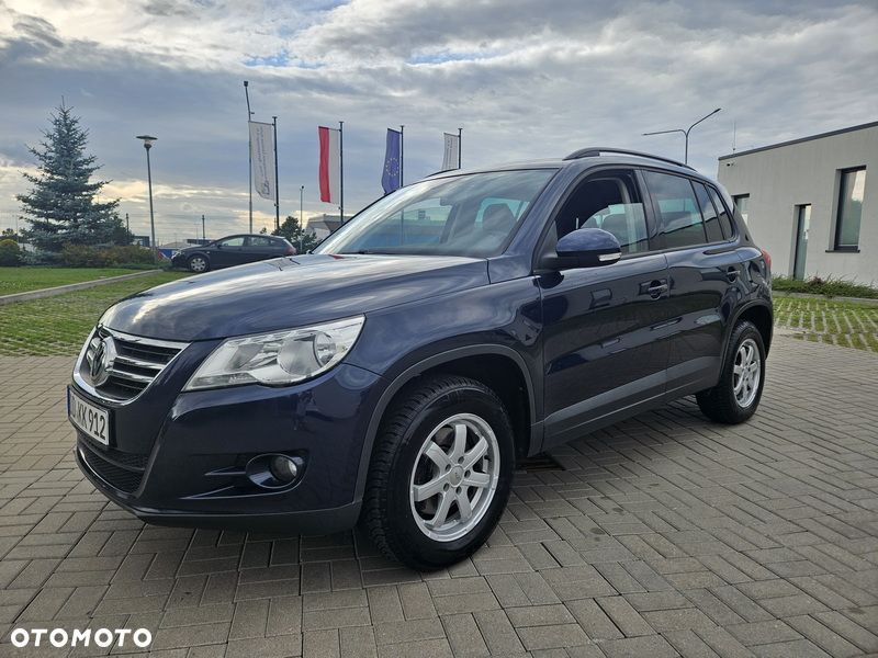 Volkswagen Tiguan - 1